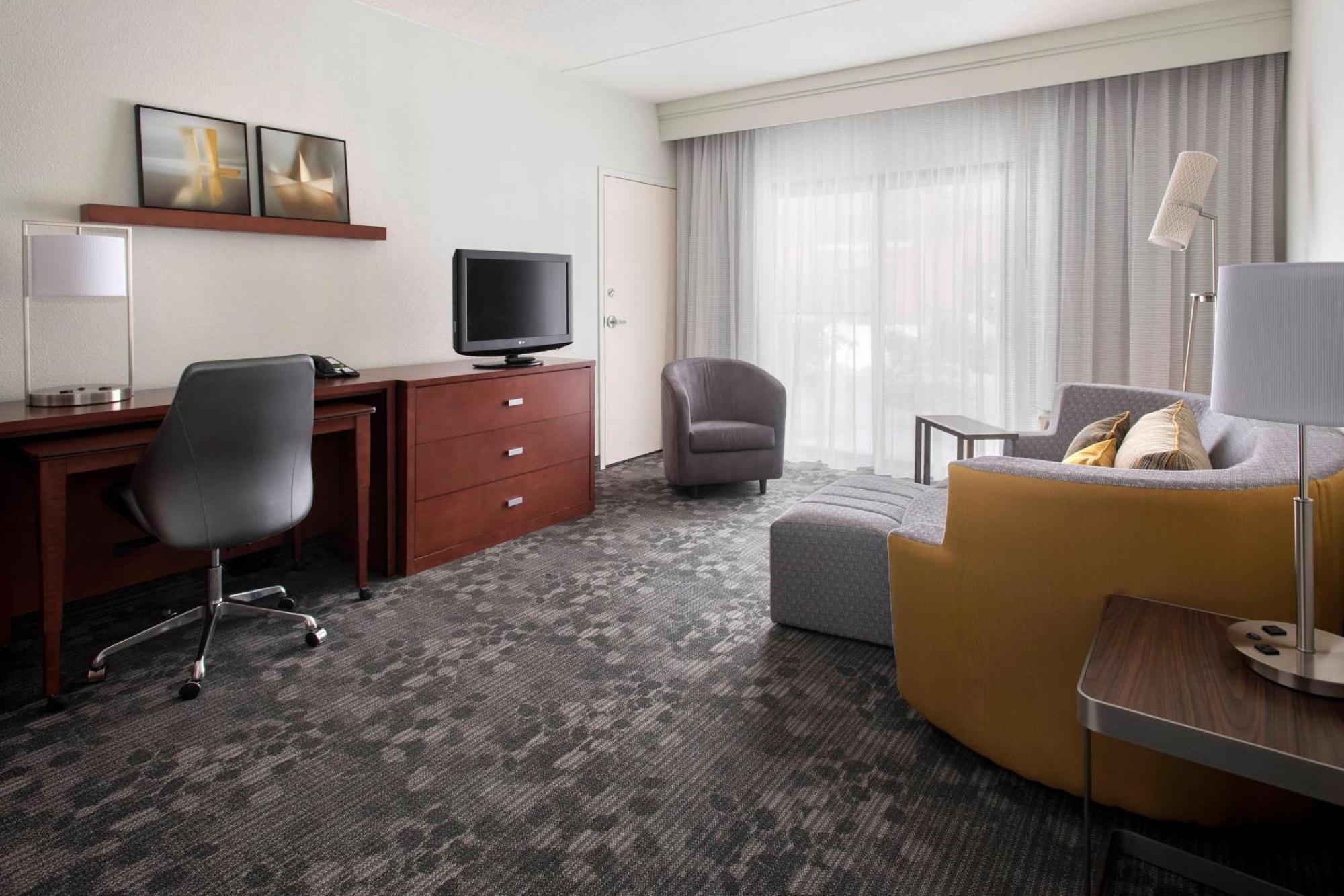 Courtyard By Marriott Boston Norwood/Canton Esterno foto