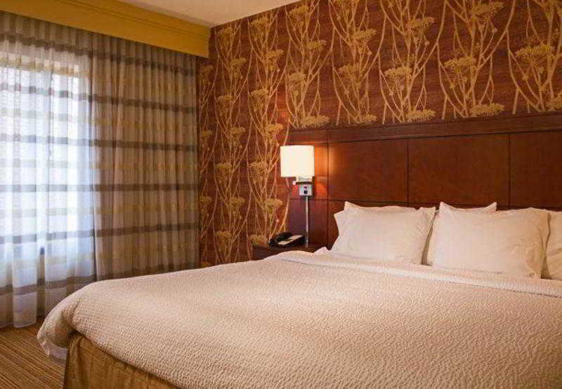 Courtyard By Marriott Boston Norwood/Canton Esterno foto