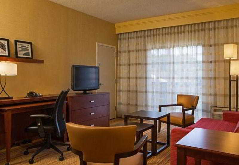 Courtyard By Marriott Boston Norwood/Canton Esterno foto
